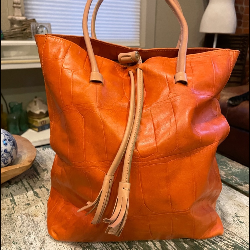 Misses Pick Coral Leather Tote